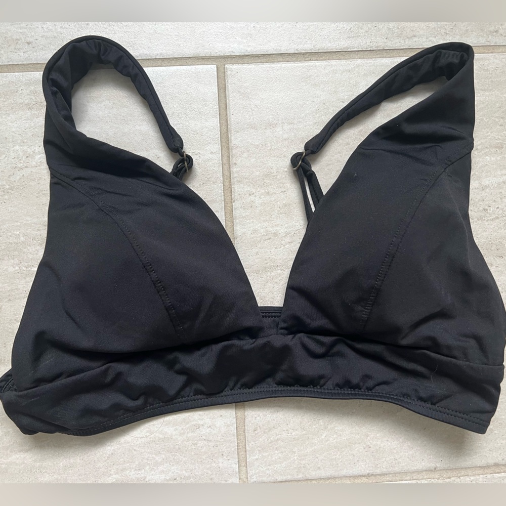 Andie Elegant Black Bikini Top
